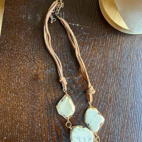 Chic White Turquoise Necklace - Picture 4 of 6
